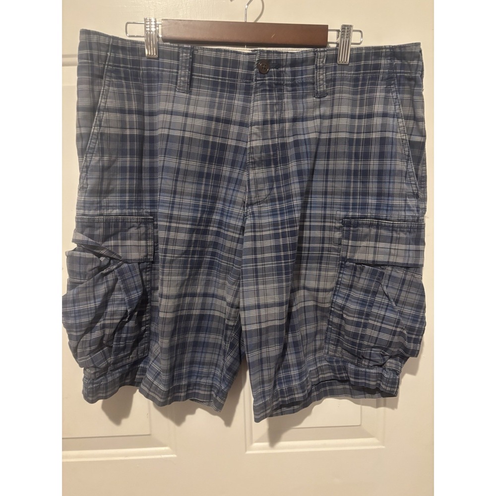 Eddie Bauer Shorts Men's Cargo Bermuda Size 36 Blue Plaid Outdoor Hiking